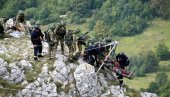 AKCIJA NA PLANINI STOL KOD BORA: SVS i 63. padobranska brigada pokazale šta mogu (FOTO) AKCIJA NA PLANINI STOL KOD BORA: SVS i 63. padobranska brigada pokazale šta mogu (FOTO)