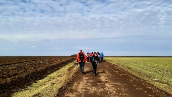 НАЈВИШИ ВРХ У СЕВЕРНОМ БАНАТУ: „Кинђа“ позива Кикинђане на пешачење на највише брдо НАЈВИШИ ВРХ У СЕВЕРНОМ БАНАТУ: „Кинђа“ позива Кикинђане на пешачење на највише брдо