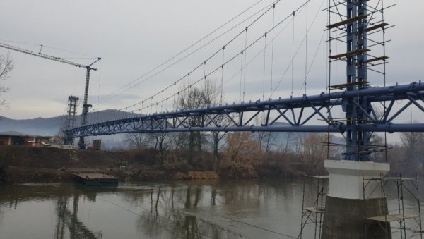 КРОЋЕЊЕ НЕМИРНЕ ЗАПАДНЕ МОРАВЕ: Планирана изградња бедема, који ће, надају се, умирити воду (ФОТО) КРОЋЕЊЕ НЕМИРНЕ ЗАПАДНЕ МОРАВЕ: Планирана изградња бедема, који ће, надају се, умирити воду (ФОТО)