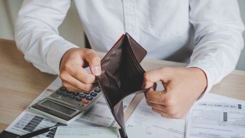 OVA 4 HOROSKOPSKA ZNAKA GUBE NOVAC SLEDEĆE NEDELJE: Zvezde vas stavljaju na test, budite oprezni OVA 4 HOROSKOPSKA ZNAKA GUBE NOVAC SLEDEĆE NEDELJE: Zvezde vas stavljaju na test, budite oprezni