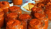 AJVAR OD CEPKANIH PAPRIKA: Pravi se jednostavnije, a ukus je bogatiji i puniji AJVAR OD CEPKANIH PAPRIKA: Pravi se jednostavnije, a ukus je bogatiji i puniji