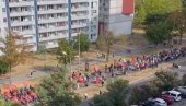 НЕМАЧКА СЕ ДИГЛА НА НОГЕ: Грађани изашли на улице због цена енергената (ФОТО/ВИДЕО) НЕМАЧКА СЕ ДИГЛА НА НОГЕ: Грађани изашли на улице због цена енергената (ФОТО/ВИДЕО)