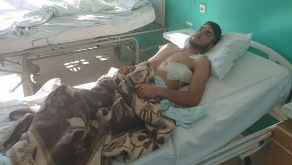 АЛБАНЦИ ИЗБОЛИ СРПСКОГ МЛАДИЋА: Напад код Обилића, повређен и његов отац АЛБАНЦИ ИЗБОЛИ СРПСКОГ МЛАДИЋА: Напад код Обилића, повређен и његов отац