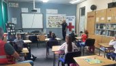БЕЗБЕДНОСТ ДЕЦЕ У САОБРАЋАЈУ: Црвени крст и полиција ушли у параћинске школе БЕЗБЕДНОСТ ДЕЦЕ У САОБРАЋАЈУ: Црвени крст и полиција ушли у параћинске школе