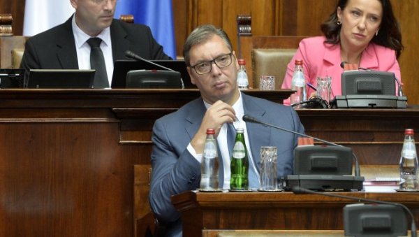 ВУЧИЋ ОШТРО ПРОТИВ ЂИЛАСОВОГ ПОСЛАНИКА: Подигли сте 120.963 евра од сепаратистичког режима у Приштини (ВИДЕО) ВУЧИЋ ОШТРО ПРОТИВ ЂИЛАСОВОГ ПОСЛАНИКА: Подигли сте 120.963 евра од сепаратистичког режима у Приштини (ВИДЕО)
