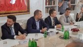 SASTANAK U SKUPŠTINI CRNE GORE: Stigli Abazović i Bečić (FOTO/VIDEO) SASTANAK U SKUPŠTINI CRNE GORE: Stigli Abazović i Bečić (FOTO/VIDEO)