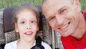 САМОХРАНОМ ОЦУ ПОТРЕБНА ПОМОЋ: Дијабетичар брине о ћерки која има парализу САМОХРАНОМ ОЦУ ПОТРЕБНА ПОМОЋ: Дијабетичар брине о ћерки која има парализу