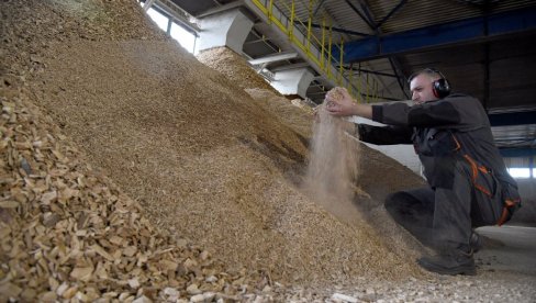 KRENULA PRIPREMA ZA GREJNU SEZONU: Cena peleta od 250 do 330 evra, kubik drva oko 70 evra KRENULA PRIPREMA ZA GREJNU SEZONU: Cena peleta od 250 do 330 evra, kubik drva oko 70 evra