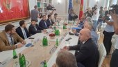 ЛЕКИЋ ОСТАЈЕ ПРЕДЛОГ ЗА МАНДАТАРА: Настављен састанак парламентарне већине ЛЕКИЋ ОСТАЈЕ ПРЕДЛОГ ЗА МАНДАТАРА: Настављен састанак парламентарне већине