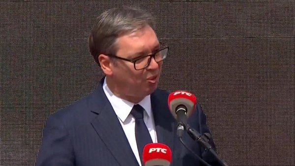 СНАЖНА ВУЧИЋЕВА ПОРУКА: Хоћете да нам узмете земљу, а ми вам ни педља нећемо дати СНАЖНА ВУЧИЋЕВА ПОРУКА: Хоћете да нам узмете земљу, а ми вам ни педља нећемо дати