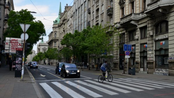 ТРОЛЕЈБУС 29 ВОЗИ СКРАЋЕНО: До 31. августа измене због радова од Славије до Кнеза Милоша ТРОЛЕЈБУС 29 ВОЗИ СКРАЋЕНО: До 31. августа измене због радова од Славије до Кнеза Милоша