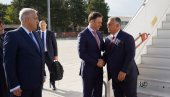 ОРБАН СТИГАО У СРБИЈУ: На аеродрому га дочекао министар Синиша Мали (ФОТО) ОРБАН СТИГАО У СРБИЈУ: На аеродрому га дочекао министар Синиша Мали (ФОТО)