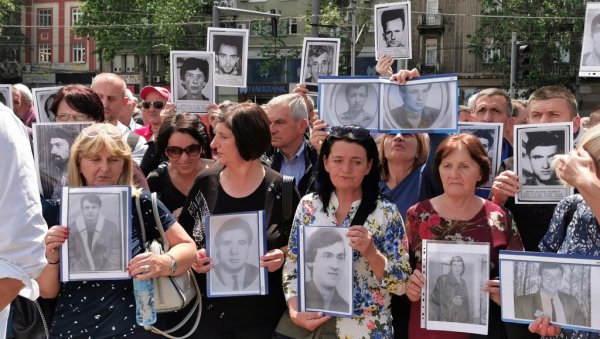 ЗАГРЕБ И ПРИШТИНА НЕ ДАЈУ ТЕЛА И ПОДАТКЕ: Израда закона о несталим лицима при крају, након избора новe владе улази у процедуру ЗАГРЕБ И ПРИШТИНА НЕ ДАЈУ ТЕЛА И ПОДАТКЕ: Израда закона о несталим лицима при крају, након избора новe владе улази у процедуру