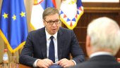 ВУЧИЋ СЕ САСТАО СА ХИЛОМ: О актуелним темама и посети Њујорку са америчким амбасадором (ФОТО)
