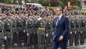 УТАКМИЦУ ЋУ ГЛЕДАТИ ВЕЧЕРАС СА ВОЈНИЦИМА Вучић: Црвено-плаво-бели барјак ћемо носити вечерас - пожелео сам им сву срећу