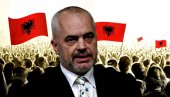 GRCI, EVO VAM IH ALBANCI U CENTRU ATINE: Edi Rama na predizbornom skupu (VIDEO) GRCI, EVO VAM IH ALBANCI U CENTRU ATINE: Edi Rama na predizbornom skupu (VIDEO)