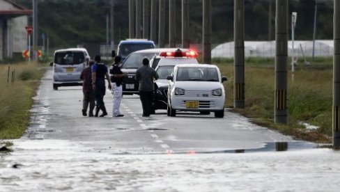 EVAKUACIJA 360.000 LJUDI: Japan na udaru velikih nepogoda EVAKUACIJA 360.000 LJUDI: Japan na udaru velikih nepogoda
