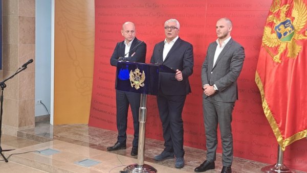НАСИЛНО ПОКУШАВАЈУ ДА СПРЕЧЕ ПРОМЕНУ ВЛАСТИ: Демократски фронт осудио пребијање Лазовића НАСИЛНО ПОКУШАВАЈУ ДА СПРЕЧЕ ПРОМЕНУ ВЛАСТИ: Демократски фронт осудио пребијање Лазовића
