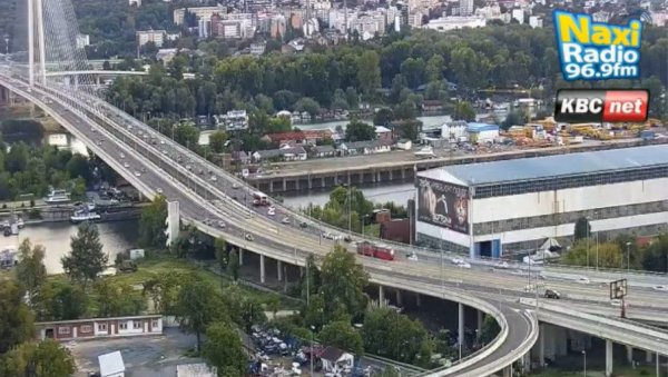 ДВА СУДАРА НА МОСТУ НА АДИ: Усред поподневног шпица саобраћајне незгоде, у оба учествовала по три возила ДВА СУДАРА НА МОСТУ НА АДИ: Усред поподневног шпица саобраћајне незгоде, у оба учествовала по три возила