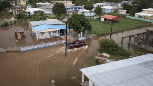 URAGAN HILARI U DONJOJ KALIFORNIJI: Donosi katastrofalne i po život opasne poplave, očekuje se da će sutra pogoditi jugozapad SAD URAGAN HILARI U DONJOJ KALIFORNIJI: Donosi katastrofalne i po život opasne poplave, očekuje se da će sutra pogoditi jugozapad SAD