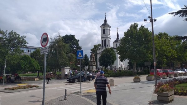 НЕСТАЛА ДЕВОЈЧИЦА (5) У КЛАДОВУ: Она не говори, препознаћете је по розе јакници НЕСТАЛА ДЕВОЈЧИЦА (5) У КЛАДОВУ: Она не говори, препознаћете је по розе јакници