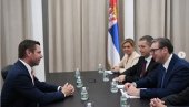 ВУЧИЋ И КОНГРЕСМЕН СВАЛВЕЛ: Разговор о темам од обостраног интереса ВУЧИЋ И КОНГРЕСМЕН СВАЛВЕЛ: Разговор о темам од обостраног интереса