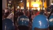 ПРОТЕСТИ ШИРОМ ИТАЛИЈЕ: Сукоб грађана и полиције, огласио се и аутор Гоморе (ВИДЕО) ПРОТЕСТИ ШИРОМ ИТАЛИЈЕ: Сукоб грађана и полиције, огласио се и аутор Гоморе (ВИДЕО)