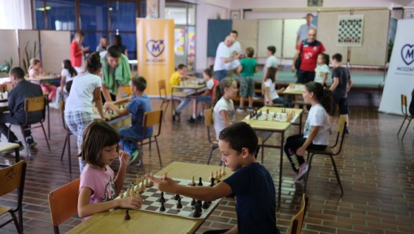 НАЈБОЉИ МЛАДИ ШАХИСТИ У СУРЧИНУ: Овде стасају бројни шампиони НАЈБОЉИ МЛАДИ ШАХИСТИ У СУРЧИНУ: Овде стасају бројни шампиони