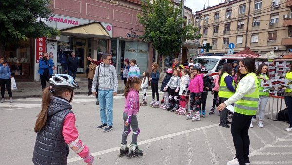 БЕЗБЕДНОСТ НАЈМЛАЂИХ ЈЕ ПРИОРИТЕТ: Обележена Европска недеља мобилности БЕЗБЕДНОСТ НАЈМЛАЂИХ ЈЕ ПРИОРИТЕТ: Обележена Европска недеља мобилности
