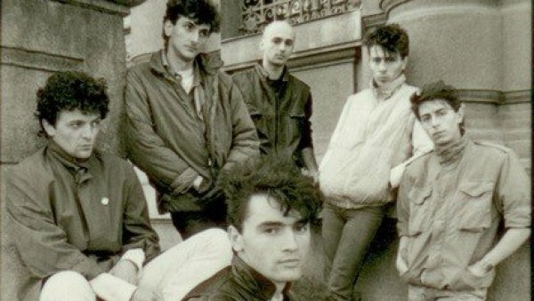 НИШКЕ ФЛЕКЕ ПОНОВО СВИРАЈУ: Издали деби ЦД Rocknroll is Like Jesus на коме су и стари фаворити Слатка мала и Бејби бејби НИШКЕ ФЛЕКЕ ПОНОВО СВИРАЈУ: Издали деби ЦД Rocknroll is Like Jesus на коме су и стари фаворити Слатка мала и Бејби бејби