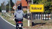 ВУКОВАР ИЗБАЦИО ЋИРИЛИЦУ: Епилог десетогодишњог насиља над српским језиком ВУКОВАР ИЗБАЦИО ЋИРИЛИЦУ: Епилог десетогодишњог насиља над српским језиком