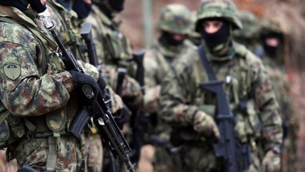 ПОДИГНУТ НИВО БОРБЕНЕ ГОТОВОСТИ: Вучевић - Војска Србије у стању приправности због Косова ПОДИГНУТ НИВО БОРБЕНЕ ГОТОВОСТИ: Вучевић - Војска Србије у стању приправности због Косова