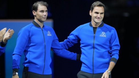 FEDERER I NADAL SE HVATAJU ZA GLAVU: Legendarni Amerikanac oduševio navijače Novaka Đokovića (VIDEO) FEDERER I NADAL SE HVATAJU ZA GLAVU: Legendarni Amerikanac oduševio navijače Novaka Đokovića (VIDEO)
