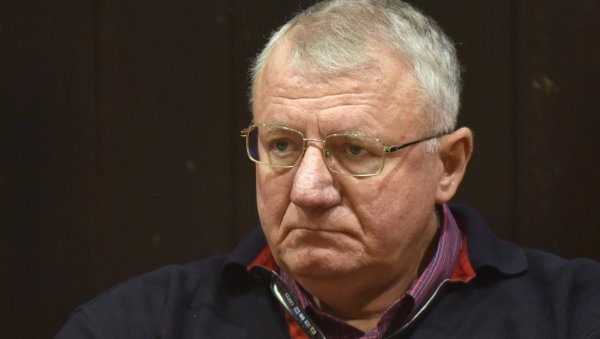 ШЕШЕЉ О БРОДУ КОЈИ ТОНЕ: Европа пропада ШЕШЕЉ О БРОДУ КОЈИ ТОНЕ: Европа пропада