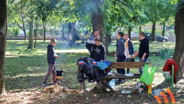МАГИЈА ТАМИШКОГ КОТЛИЋА: Велики број мештана Јаше Томића се окушао у презентацији кулинарских специјалитета (ФОТО) МАГИЈА ТАМИШКОГ КОТЛИЋА: Велики број мештана Јаше Томића се окушао у презентацији кулинарских специјалитета (ФОТО)