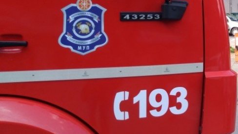 ZAPALILO SE SMEĆE: Požar u novobeogradskom bloku 61