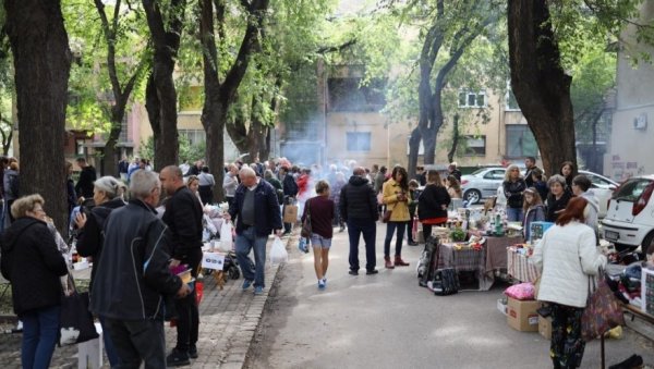 СКУПЉАЛИ НОВАЦ ЗА БОЛЕСНЕ СУГРАЂАНЕ: Суботичани одржали велику лекцију из хуманости СКУПЉАЛИ НОВАЦ ЗА БОЛЕСНЕ СУГРАЂАНЕ: Суботичани одржали велику лекцију из хуманости