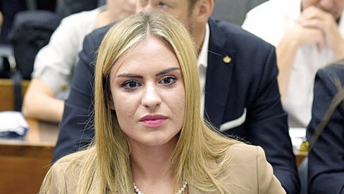 ZAVETNICA DOSTIGLA MARINIKU Milica Nikolić poručila - Uskoro ćeš da počneš sa naricanjem da su Srbi genocidan narod ZAVETNICA DOSTIGLA MARINIKU Milica Nikolić poručila - Uskoro ćeš da počneš sa naricanjem da su Srbi genocidan narod