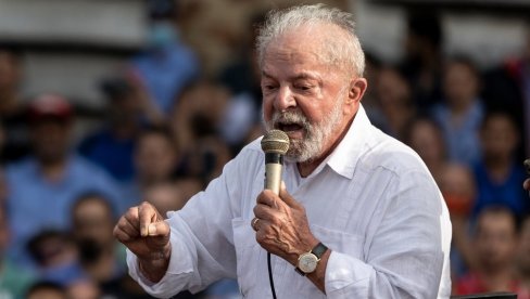 LEKARI SAOPŠTILI NOVE REZULTATE PREGLEDA BRAZILSKOG PREDSEDNIKA: Lula povredio glavu, završio sa šavovima na potiljku LEKARI SAOPŠTILI NOVE REZULTATE PREGLEDA BRAZILSKOG PREDSEDNIKA: Lula povredio glavu, završio sa šavovima na potiljku