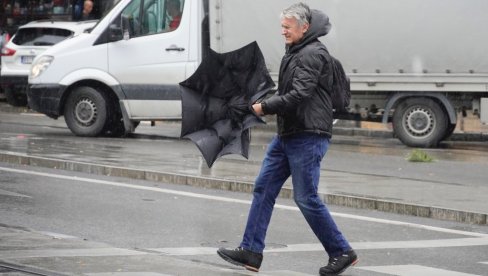 CIKLON SVE VIŠE JAČA NAD SRBIJOM: Stiže nam tmurno vreme, udari vetra će biti najjači u ovim delovima zemlje