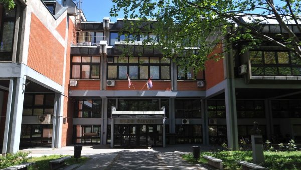 ОГЛАСИО СЕ ПРАВНИ ФАКУЛТЕТ У НОВОМ САДУ: Званично саопштење ОГЛАСИО СЕ ПРАВНИ ФАКУЛТЕТ У НОВОМ САДУ: Званично саопштење