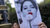 УОЧИ ГОДИШЊИЦЕ СМРТИ МАХСЕ АМИНИ: Сједињенје Државе и Британија увеле санкције Ирану УОЧИ ГОДИШЊИЦЕ СМРТИ МАХСЕ АМИНИ: Сједињенје Државе и Британија увеле санкције Ирану