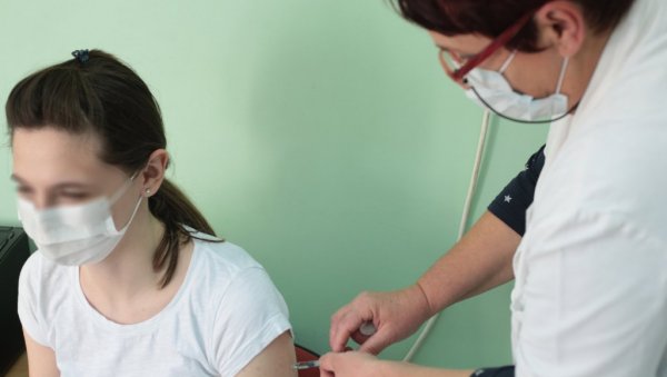 СПРЕМНО 396.000 ДОЗА: До краја седмице биће завршена дистрибуција цепива против сезонског грипа СПРЕМНО 396.000 ДОЗА: До краја седмице биће завршена дистрибуција цепива против сезонског грипа