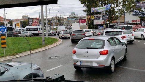 POTPUNA PROPAST GENERALNOG ŠTRAJKA: Gužve nikad veće, redovi na pumpama, saobraćaj u jutarnjem kolapsu, prodavnice pune POTPUNA PROPAST GENERALNOG ŠTRAJKA: Gužve nikad veće, redovi na pumpama, saobraćaj u jutarnjem kolapsu, prodavnice pune