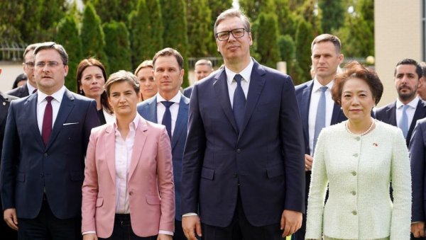 СИНИША МАЛИ НА ПРИЈЕМУ У КИНЕСКОЈ АМБАСАДИ: Поносни смо на нашу заједничку сарадњу (ФОТО) СИНИША МАЛИ НА ПРИЈЕМУ У КИНЕСКОЈ АМБАСАДИ: Поносни смо на нашу заједничку сарадњу (ФОТО)