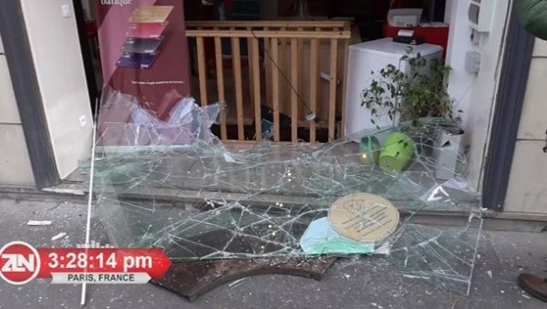 ПРОТЕСТИ ШИРОМ ФРАНЦУСКЕ: Демонстранти ломили излоге (ВИДЕО) ПРОТЕСТИ ШИРОМ ФРАНЦУСКЕ: Демонстранти ломили излоге (ВИДЕО)
