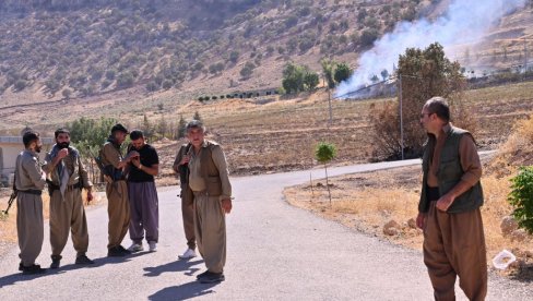 TERORISTI POSTALI AKTIVNIJI U SIRIJI, KURDI TRAŽE PODRŠKU ISIS iskoristio stanje haosa nakon promene vlasti u Damasku TERORISTI POSTALI AKTIVNIJI U SIRIJI, KURDI TRAŽE PODRŠKU ISIS iskoristio stanje haosa nakon promene vlasti u Damasku
