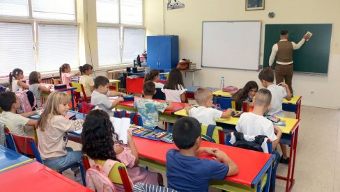 NOVIH 25 NASTANIKA: Dopunske škole u inostranstvu dobijaju pojačanje NOVIH 25 NASTANIKA: Dopunske škole u inostranstvu dobijaju pojačanje