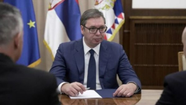 ВАЖАН САСТАНАК: Председник Вучић са министром спољних послова Саудијске Арабије ВАЖАН САСТАНАК: Председник Вучић са министром спољних послова Саудијске Арабије