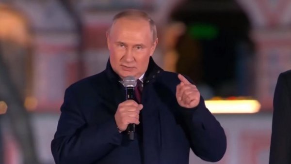 ОДБРАНА ОТАЏБИНЕ ЈЕ НАША СВЕТА ДУЖНОСТ: Путинова порука Русима за Нову годину